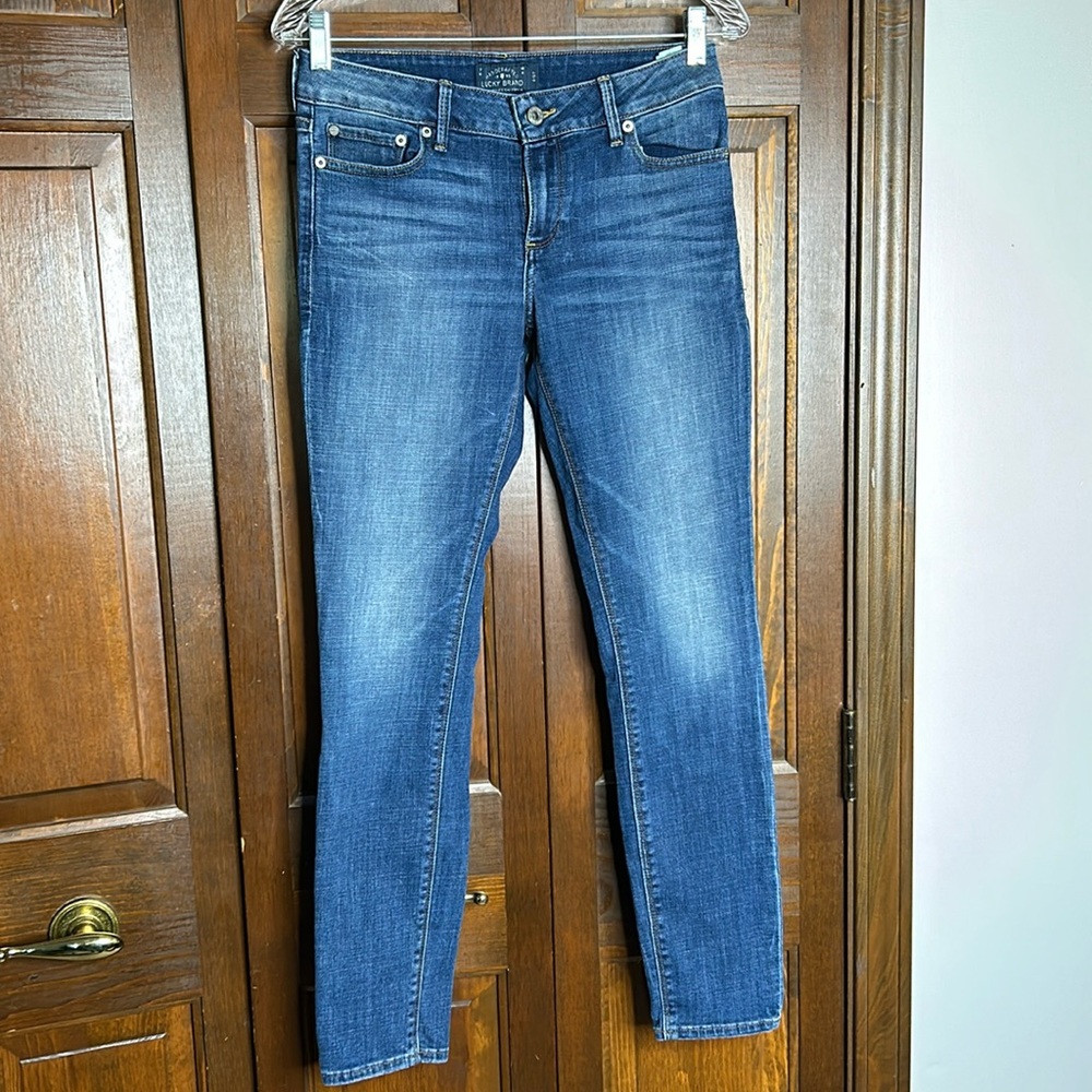 women’s Lucky Brand jeans size 4/27
